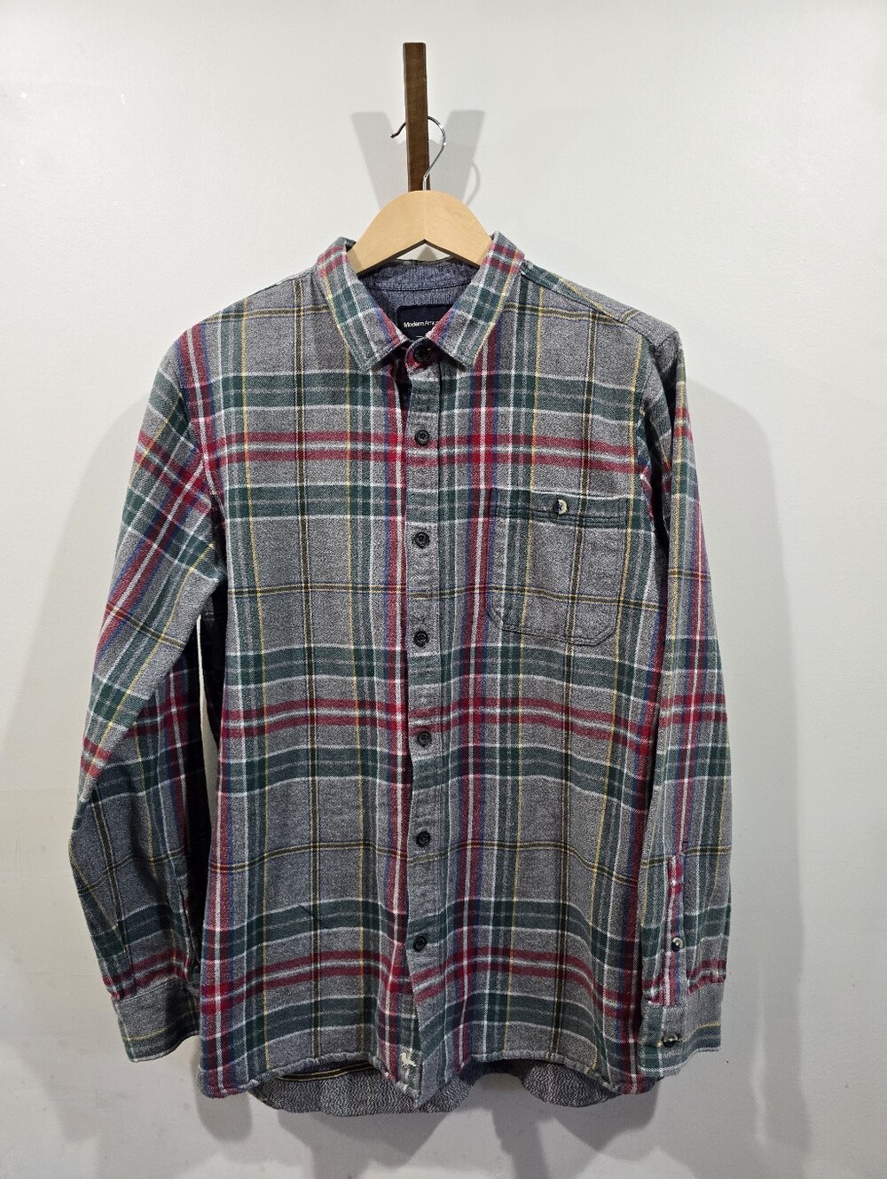 Modern Amusement Men’s Large Plaid Flannel Shirt Crow Logo Y2K Grunge